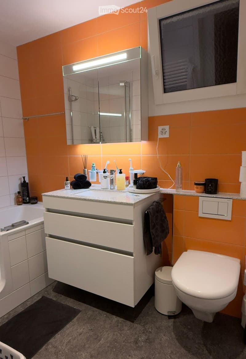 Camera in appartamento di 4 locali (4)
