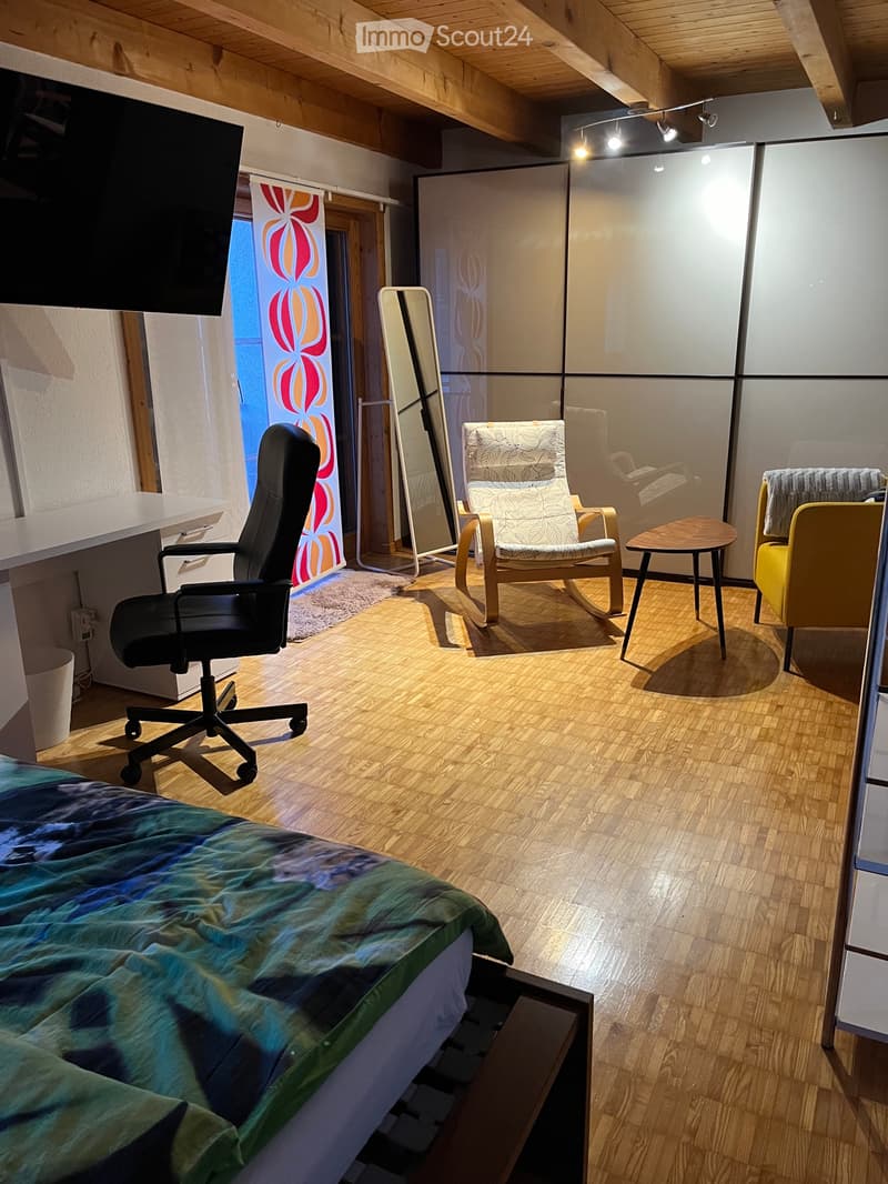 Grande chambre meublée avec balcon en colocation (1)