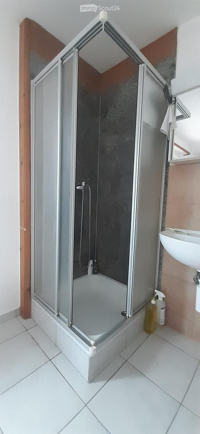 Zu vermieten möbliertes Zimmer im Sentier (5)