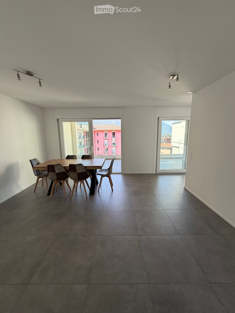Subaffitto 3.5 appartamento luminoso Giubiasco (2)