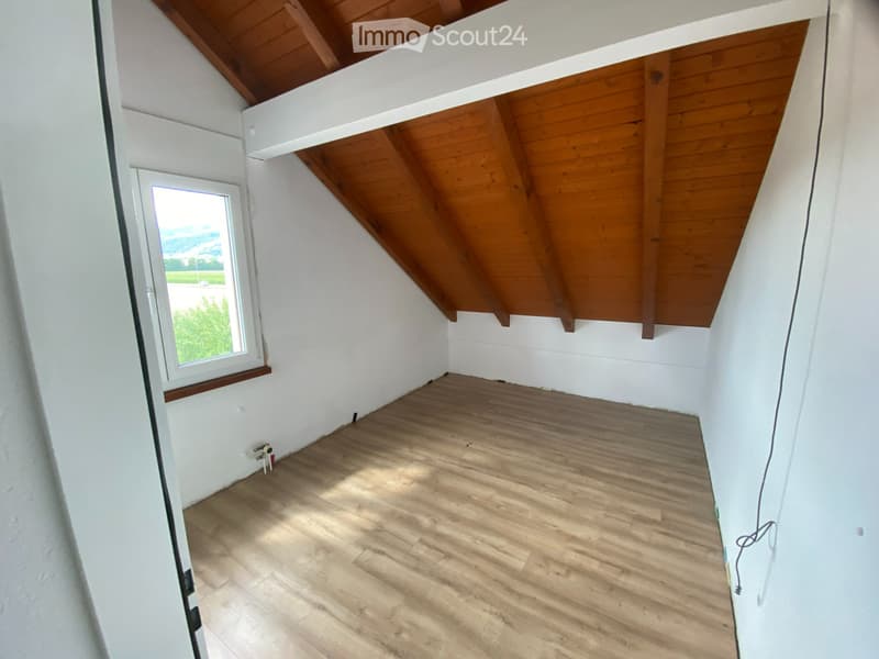 Charmante 4.5-Zimmer-Dachwohnung in Kappel (3)