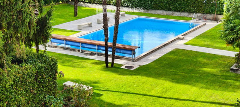 Elegante kleine Wohnung mit Gemeinschaftsgarten und Pool (1)