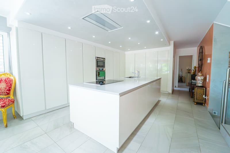 High-quality villa + land with forest Grancia, Lugano South (4)