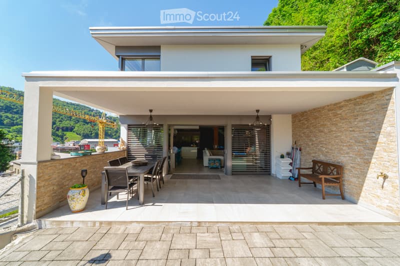 High-quality villa + land with forest Grancia, Lugano South (2)