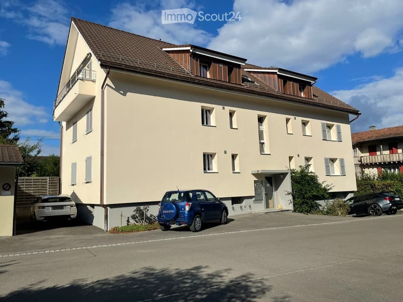 Helle, frisch renovierte 4-Zimmer-Wohnung mit Balkon (5)