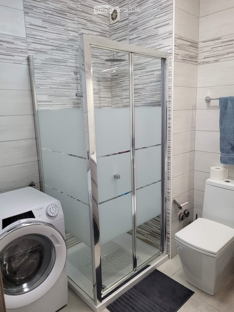 Rent 2.5 rooms with indoor pool in the center of Paradiso (4)