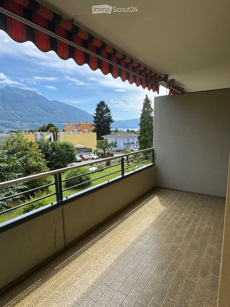 Verkauf eines geräumigen und hellen Einzelzimmers mit Seeblick (4)