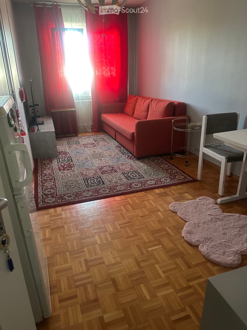 Jolie chambre meublée (2)