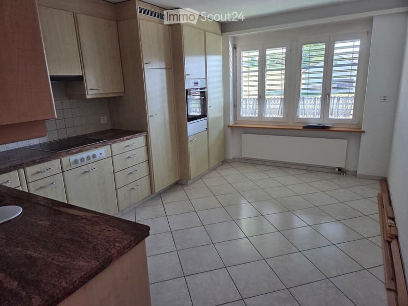 Large, bright 5.5-room apartment on a farm for rent (5)