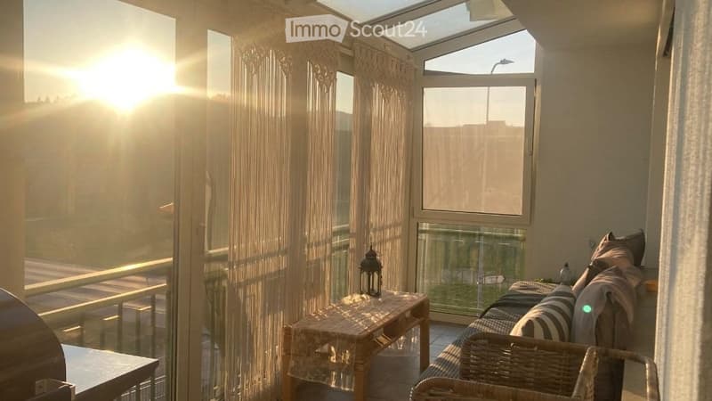 Large, bright 5.5-room apartment on a farm for rent (1)