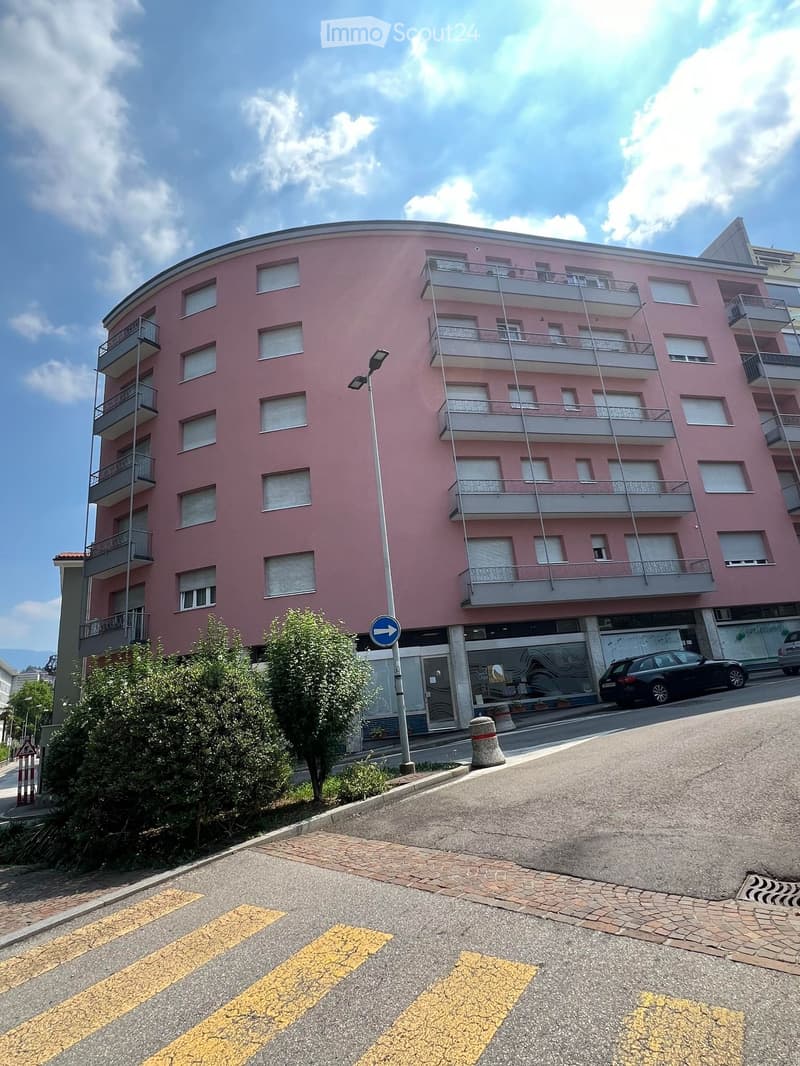 Affittasi 2.5 locali completamente ristrutturato (1)