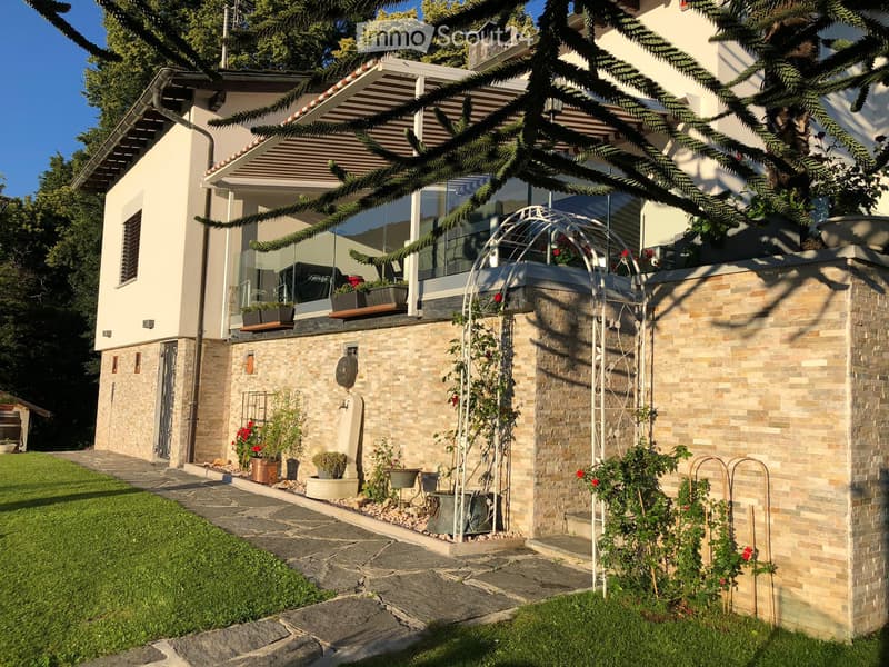Villa in Luganese with panoramic view, pool and elevator (3)