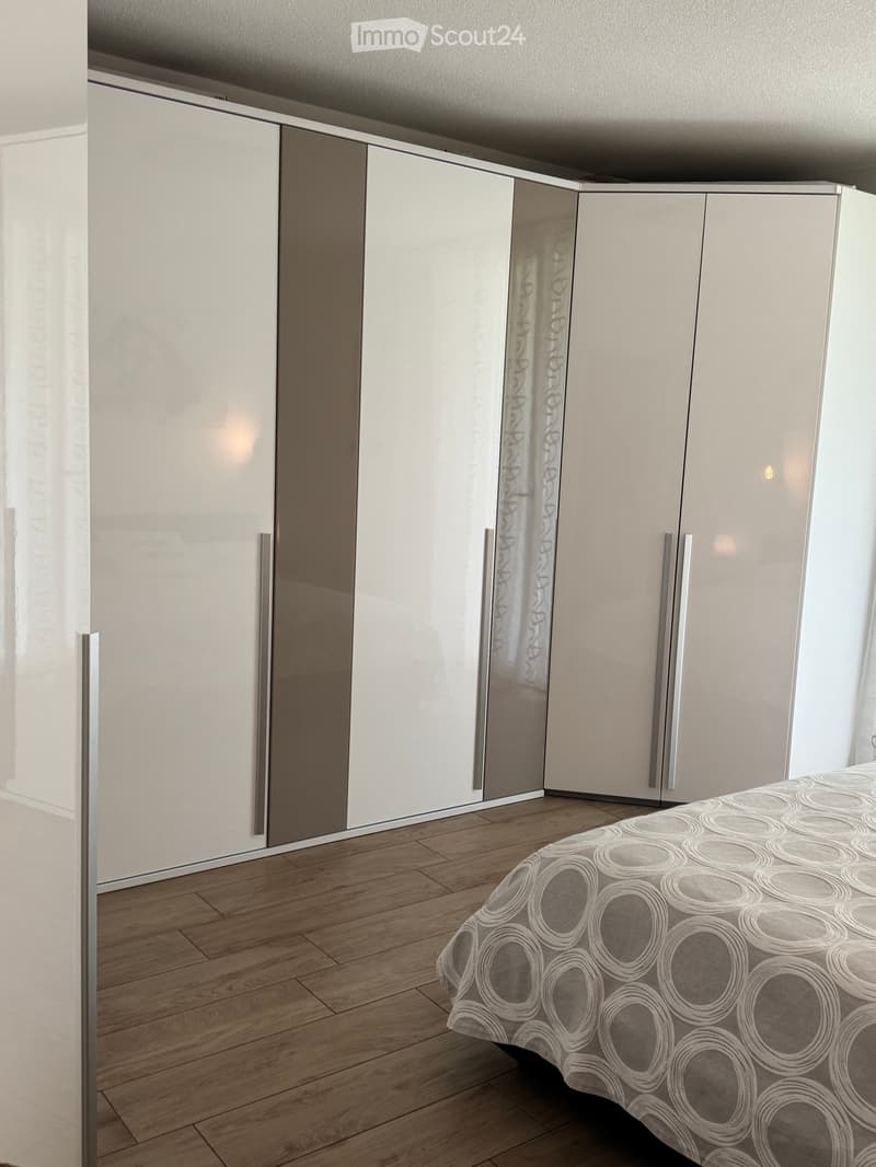 We are selling a 5-room apartment in Caslano (4)