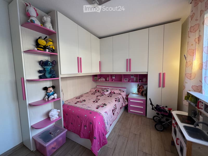 We are selling a 5-room apartment in Caslano (2)