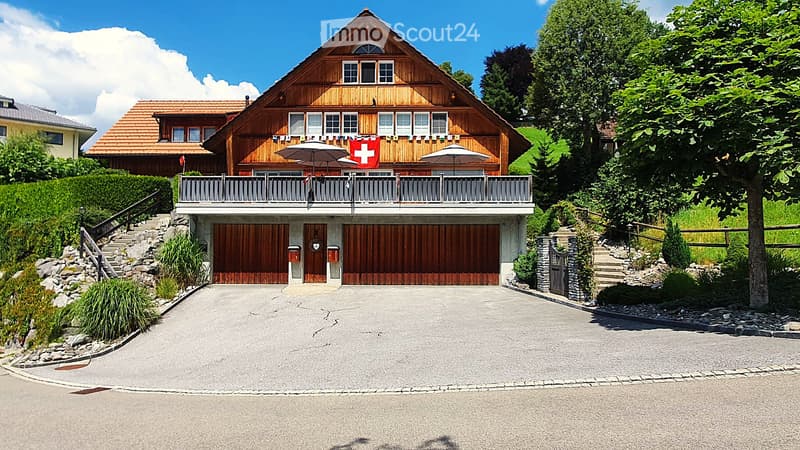 Residence in traditional Appenzeller wooden style (3)