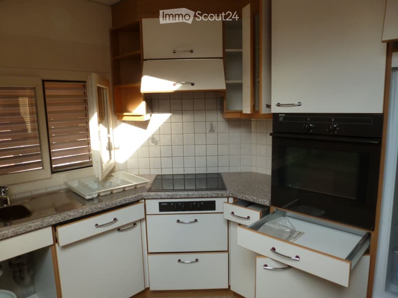 Gemütliche und günstige 3.5 Zimmer Dachwohnung in Bürglen UR (3)
