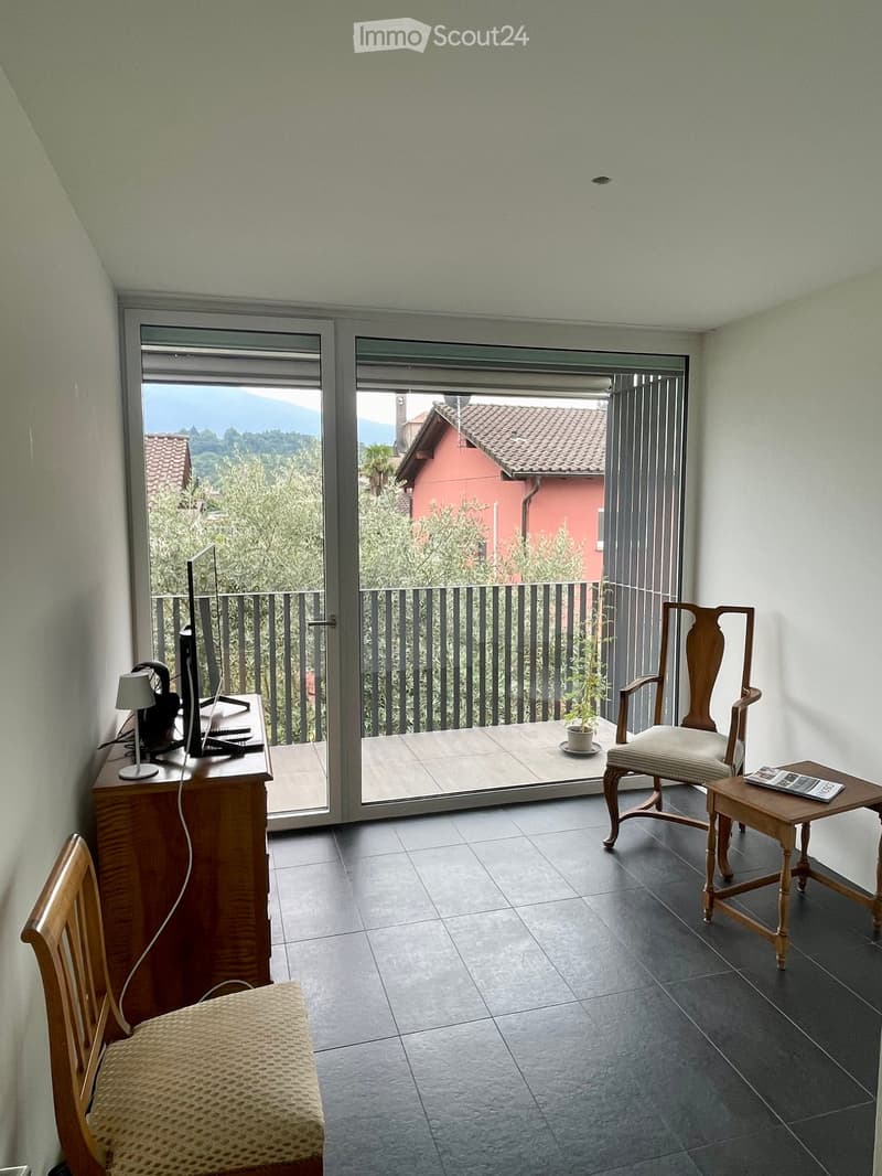 Appartement lumineux et calme de 3.5 pièces à Losone avec balcon (4)
