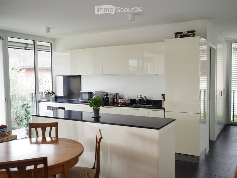 Appartement lumineux et calme de 3.5 pièces à Losone avec balcon (2)