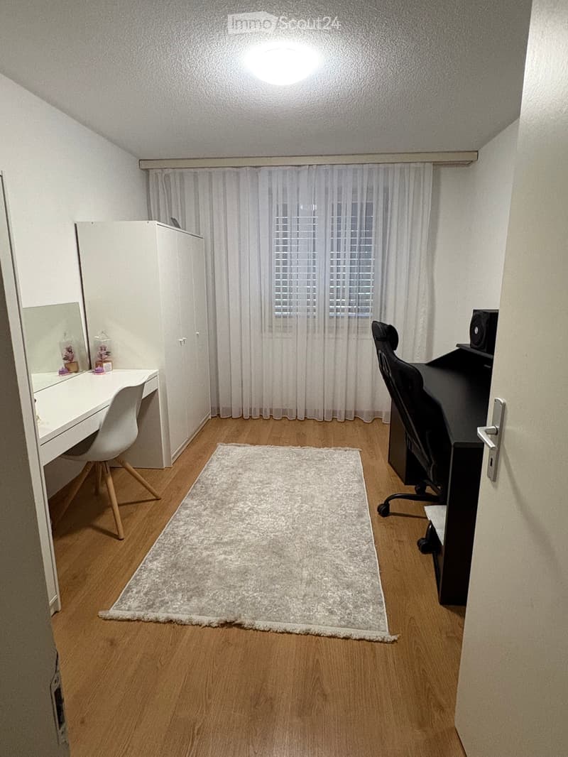 Nachmieter gesucht - helle 3.5-Zimmer-Wohnung mit Balkon (5)