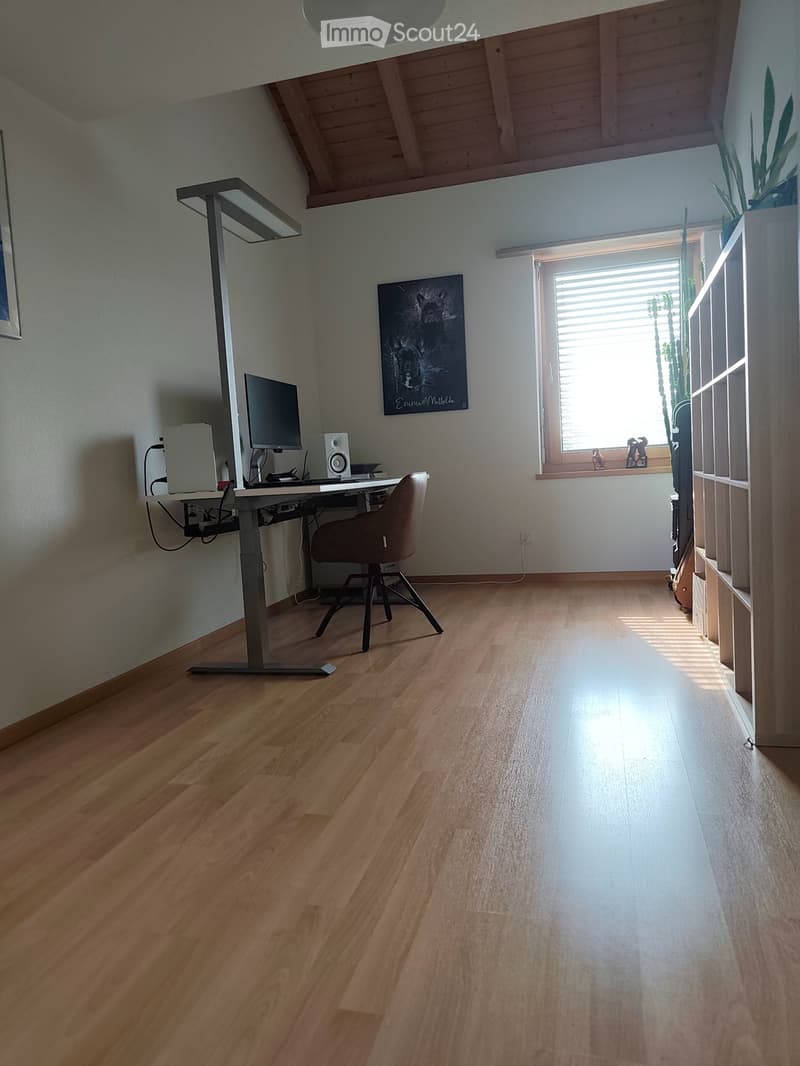 Maisonette de rêve 5.5 pièces avec poutres apparentes et cheminée à Märstetten (5)