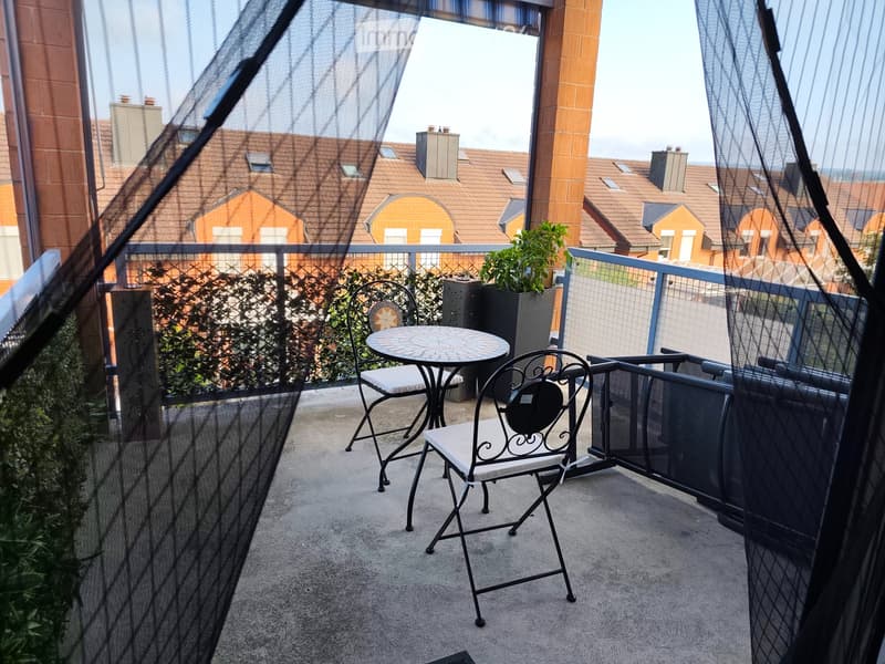 Maisonette de rêve 5.5 pièces avec poutres apparentes et cheminée à Märstetten (3)