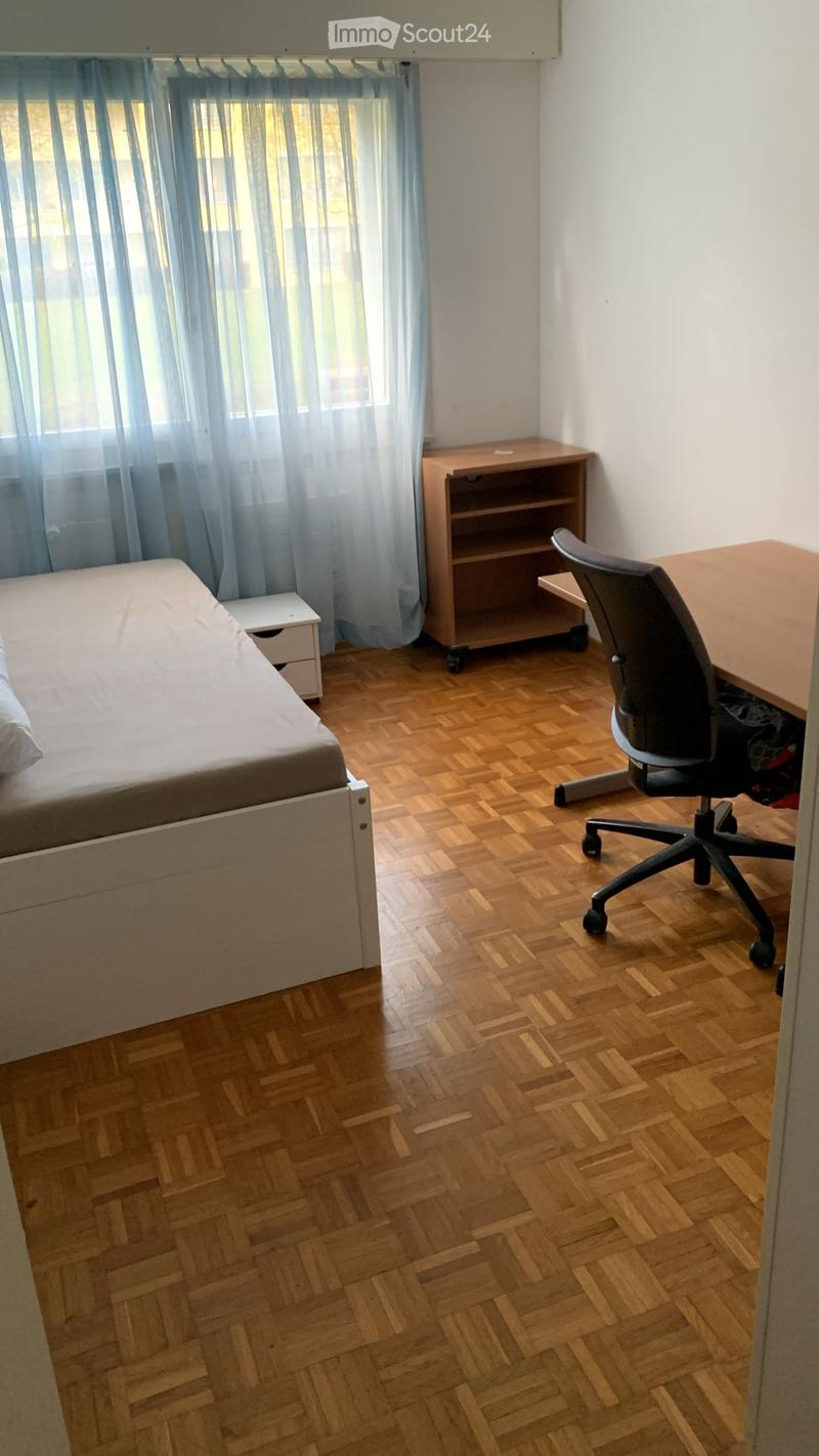 Chambre de colocation lumineuse dans un quartier calme à Volketswil (2)