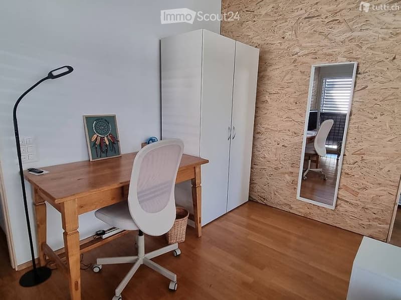 Looking for female flatmate / Cerco coinquilina (2)