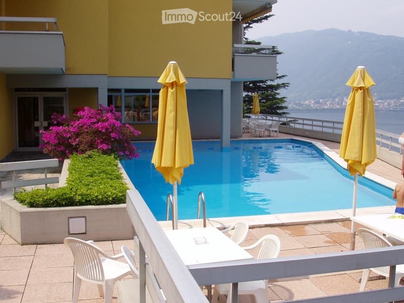 Schönes Zweizimmerapartment mit Seeblick, privatem Garten und Schwimmbad (5)