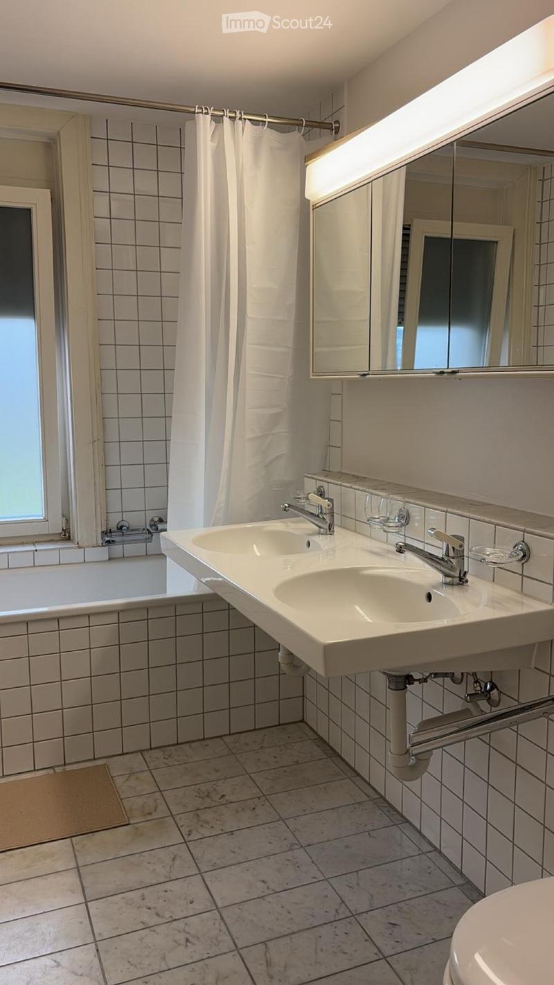 Helles möbliertes Zimmer in 4-er WG in St. Gallen -all incl (5)