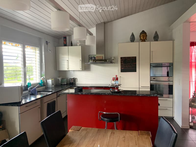 Helle 4.5-Zimmer-Wohnung mit Balkon in 3-Familienhaus (4)