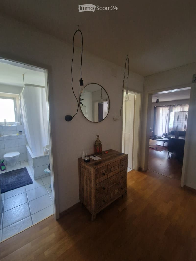 Helle, zentrale und doch sehr ruhige, möblierte 2-Zimmer-Whg (4)