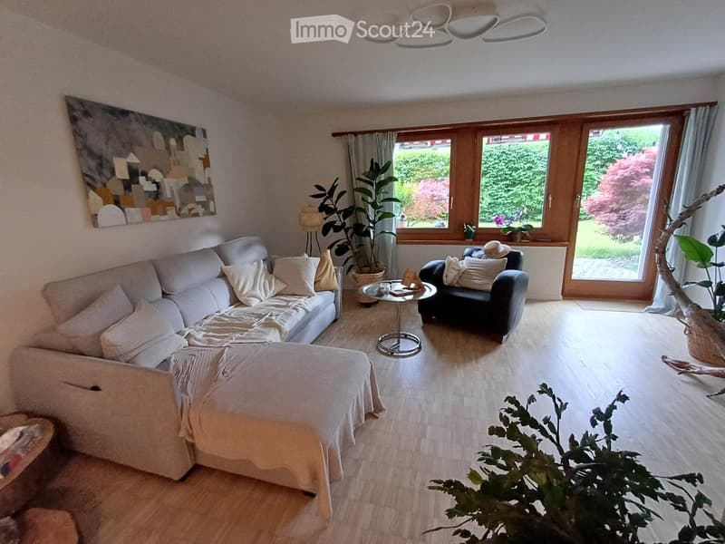 Grosse 4,5 Z. Gartenwohnung mit 1 Tiefgaragenparkplatz (1)