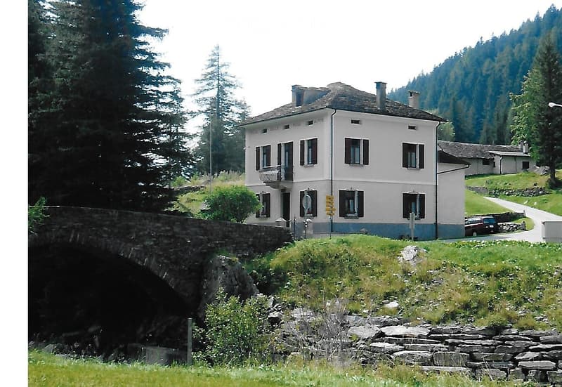 Villa d'epoca, un gioiello con tanto charme (1)