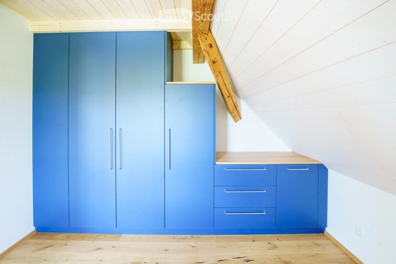 Schöne helle Dachwohnung zu vermieten (5)
