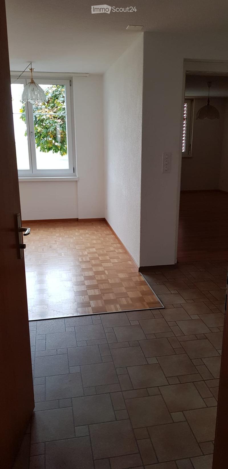 Charmante 2-Zimmer-Wohnung mit Bergsicht (3)