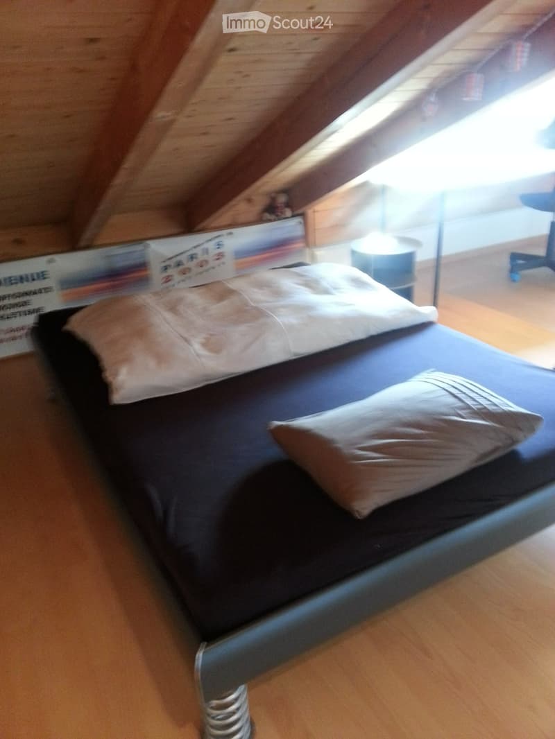 Room in row house for rent (1)