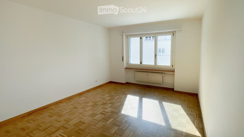 Helle 4.5-Zimmer-Wohnung mit Balkon in Lyss, ab 01.10.2026 (3)