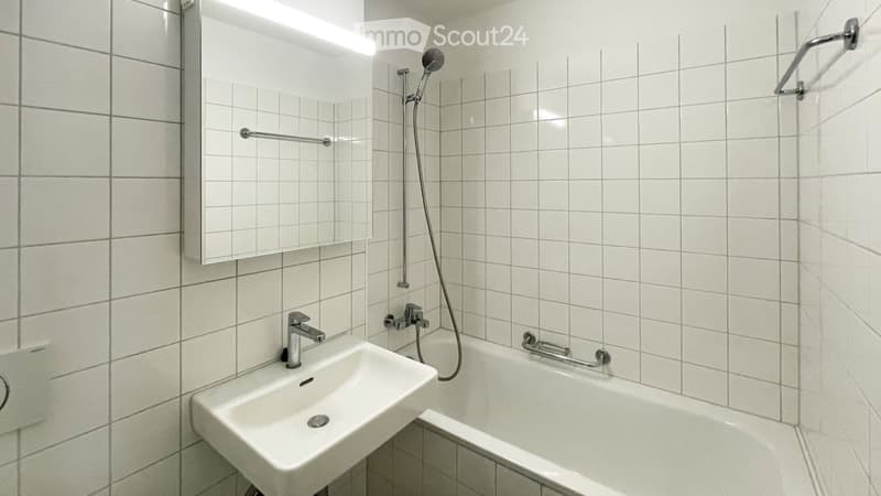 Helle 4.5-Zimmer-Wohnung mit Balkon in Lyss, ab 01.10.2026 (4)