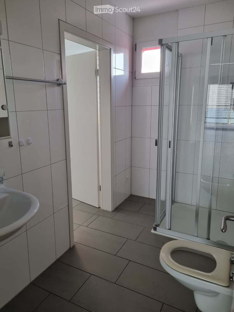 Large apartment with elevator and large balcony (2)