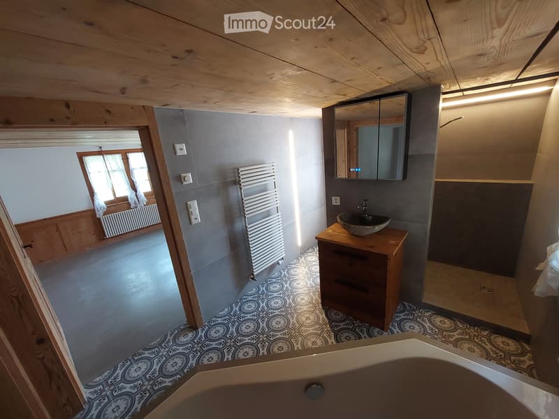 Chambre à partager avec salle de bain privée & penderie (2)
