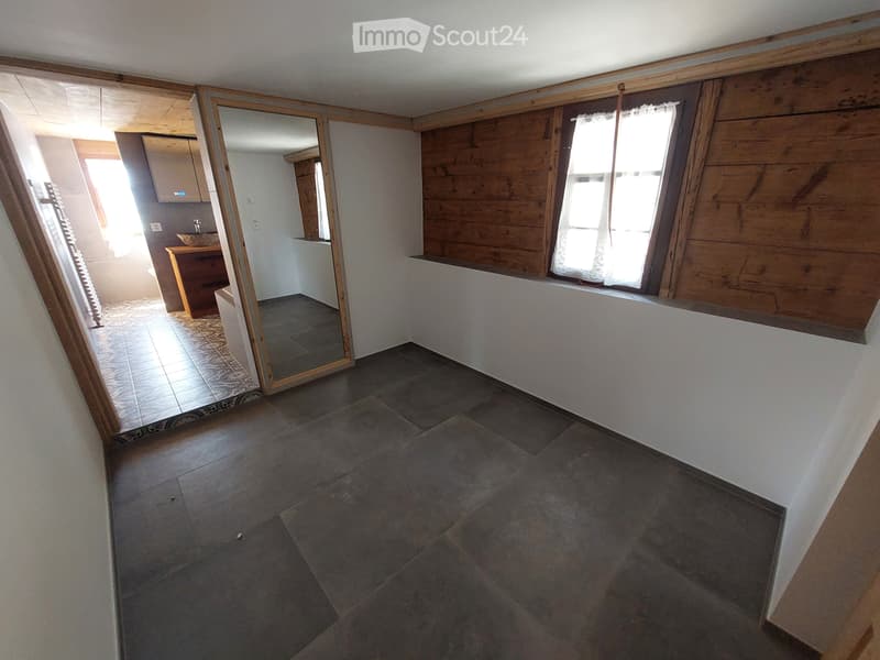 Chambre à partager avec salle de bain privée & penderie (1)