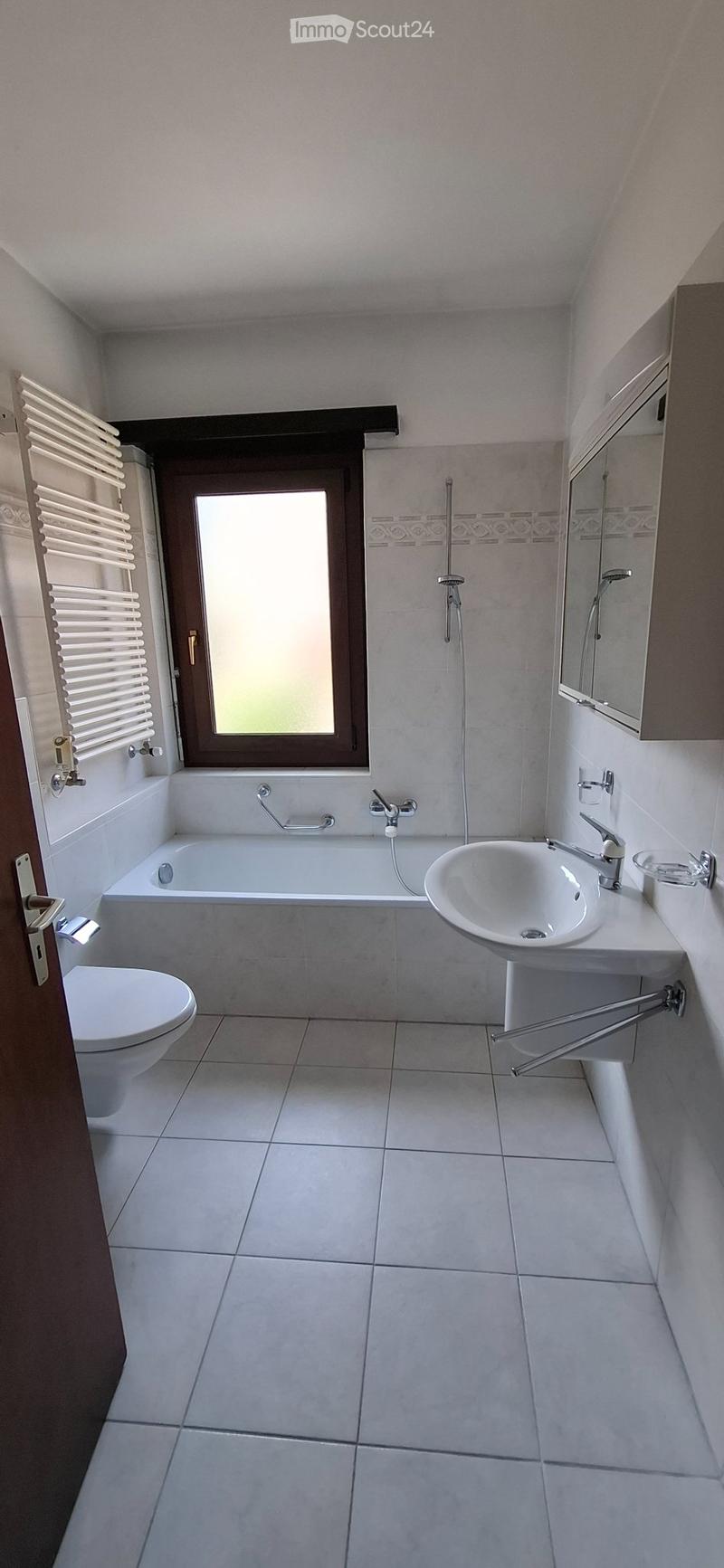 Agno - ampio appartamento di 3.5 locali con balcone (5)