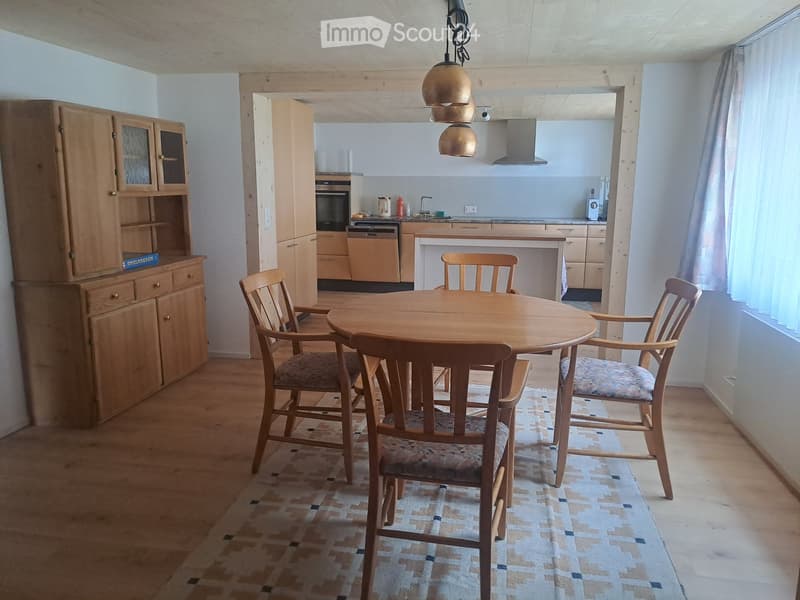 Frisch renovierte sonnige Wohnung mit Charme (5)