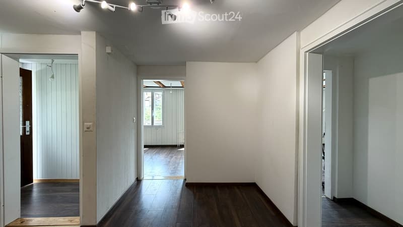 Sonnige Terrasse mit Wiese + grosszügige 3.5 Zimmer Wohnung (8)