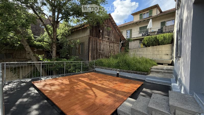 Sonnige Terrasse mit Wiese + grosszügige 3.5 Zimmer Wohnung (4)