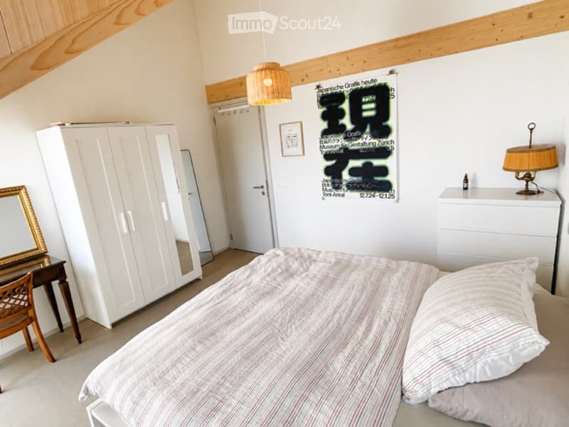 Moderne 4.5-Zimmer-Dachwohnung mit Weitblick (12)