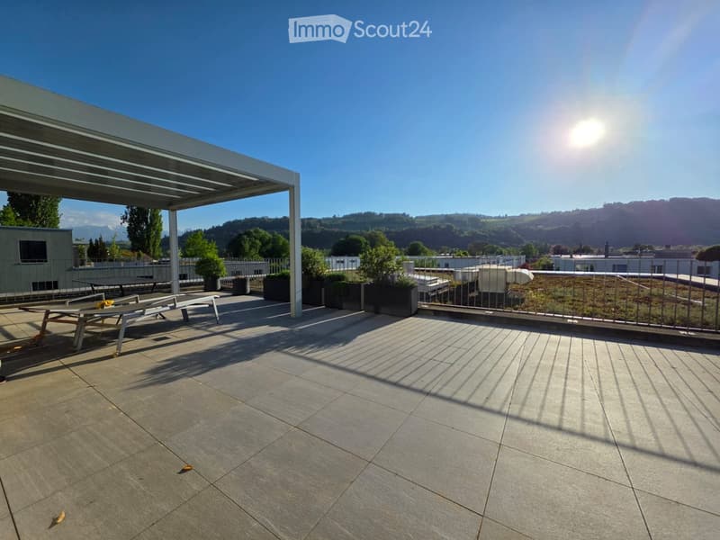 5.5-Zimmer-Attika-Traum mit Bergsicht & Allwetter-Pergola (5)