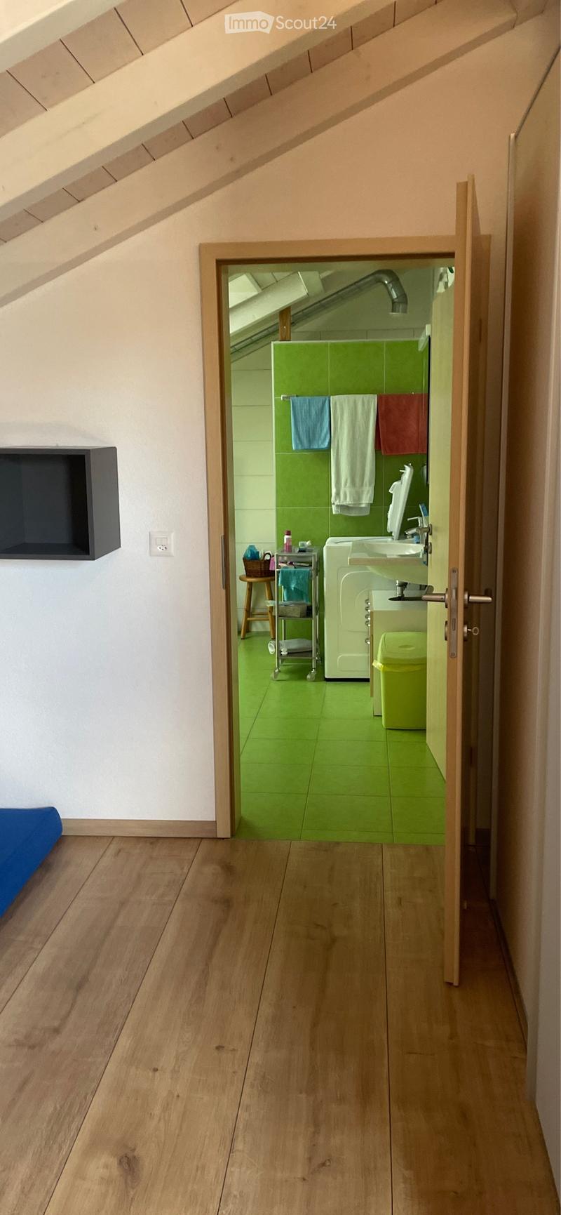 Teilmöbliertes Studio (3)