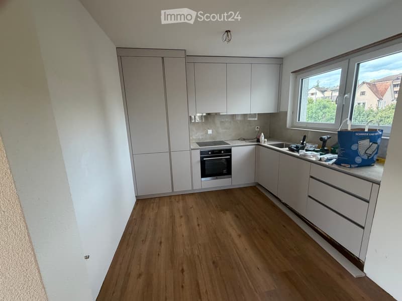 Komplett neu renovierte 4.5-Zimmerwohnung (105 m²) (2)
