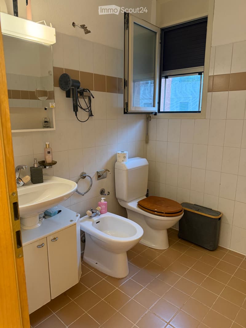 Subentrante per ampio appartamento con giardino privato (7)